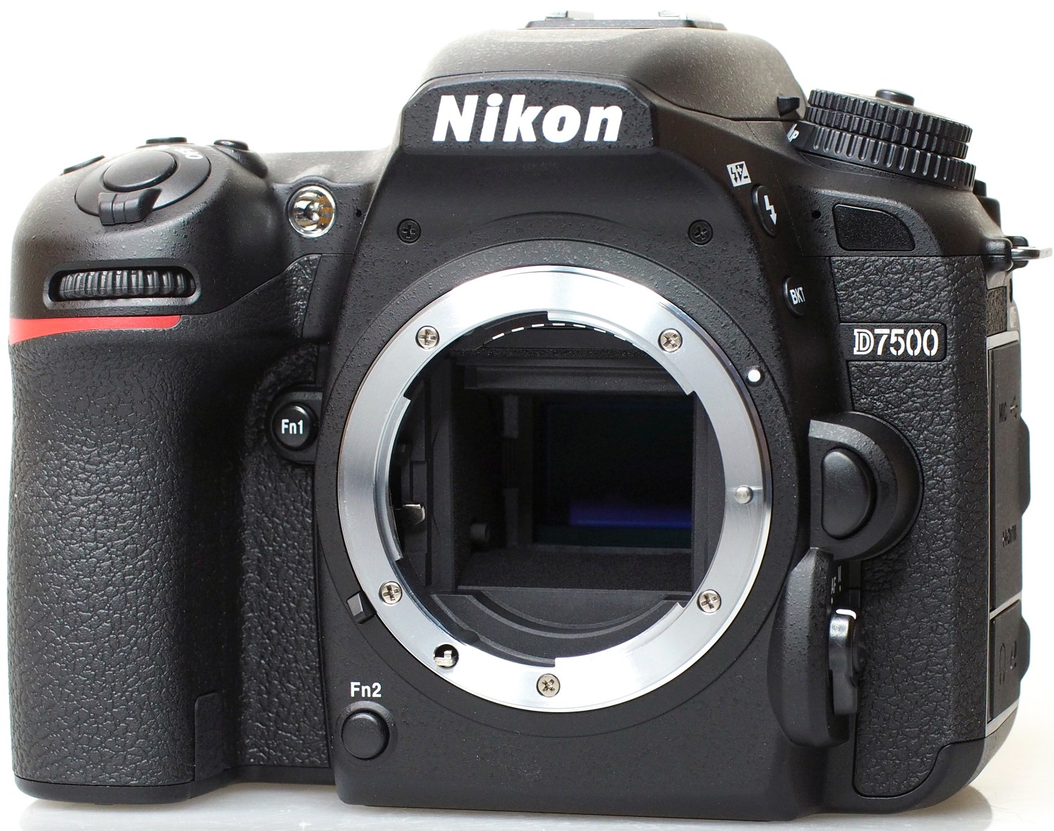 Nikon D7500 un Nikon AF-P DX NIKKOR 70-300mm f/4.5-6.3G ED VR – ātrums